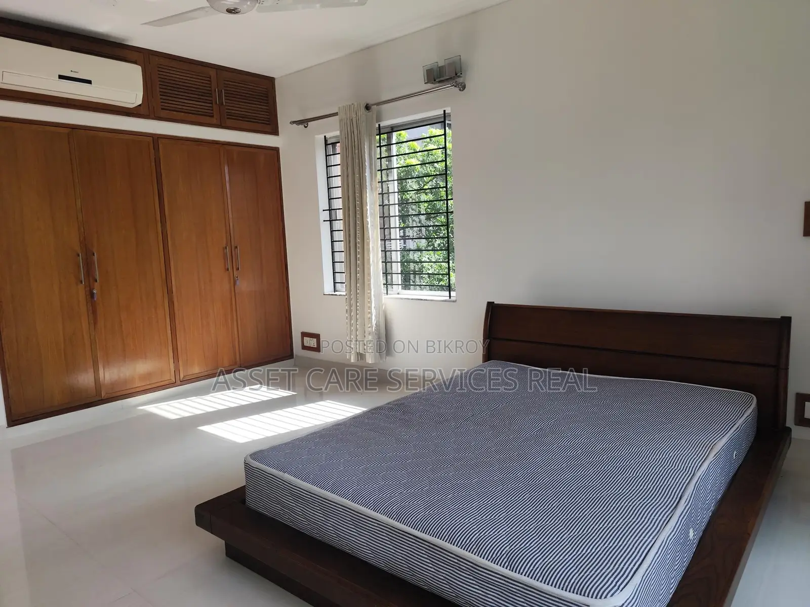 3-Bed Full Furnished Exclusive Apartment Rent In Gulshan-2 in Gulshan
