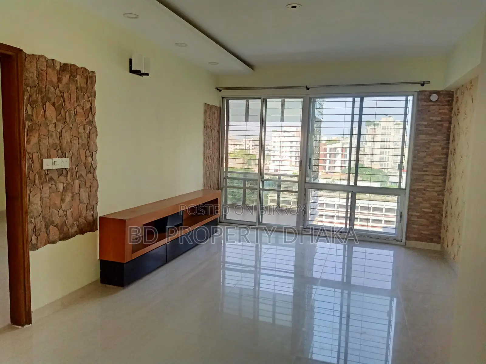 2600 Sqft Nice Building Un Furnished Apt Rent In Banani in Banani