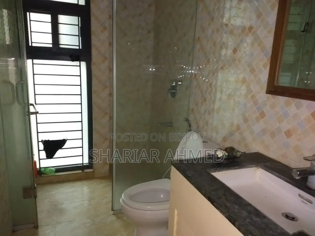 4Bed 2800 SqFt Apartment Rent In Gulshan in Gulshan