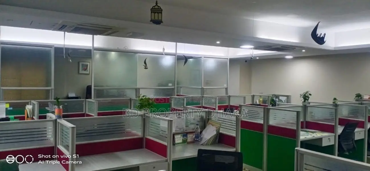 7700 Sqft Semi-Furnished Open Commercial Space Rent in Banani in Banani