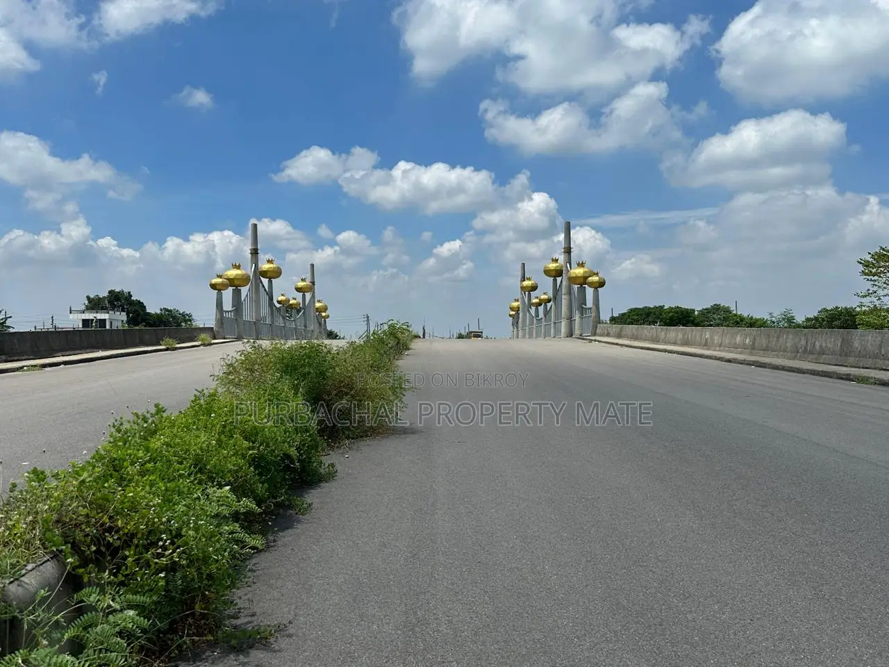 Plot for sale next to the commercial zone on Purbachal 54' Avenue. in Purbachal