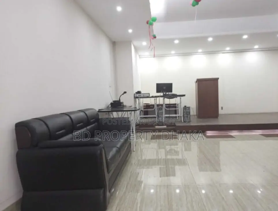 7800Sqft semi furnished open commercial space Rent in Banani in Banani