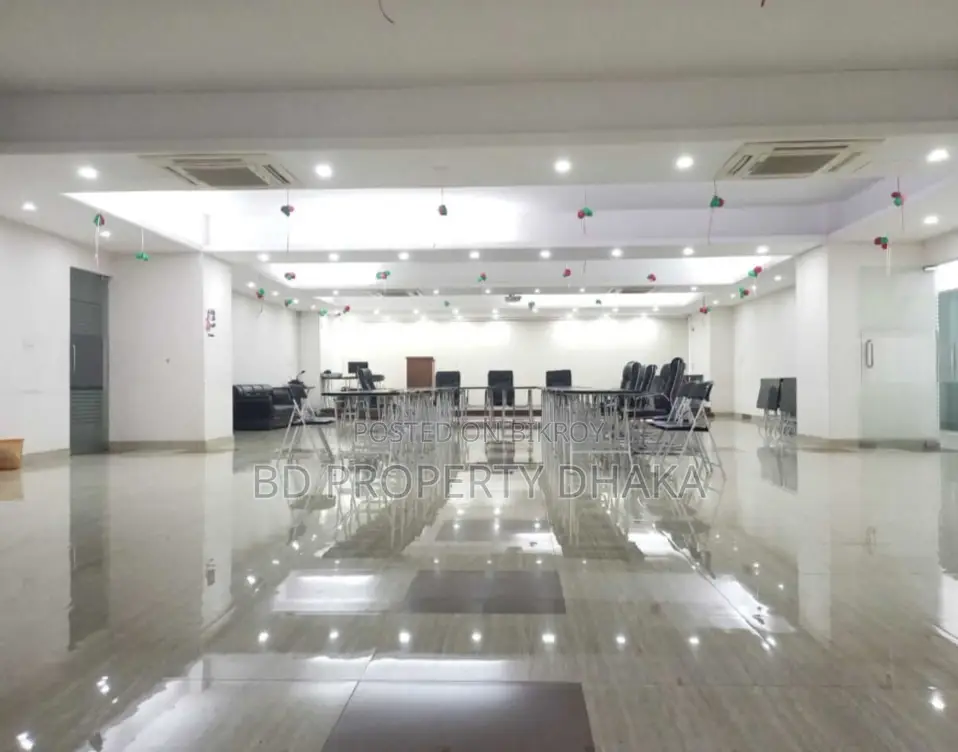 7800Sqft semi furnished open commercial space Rent in Banani in Banani