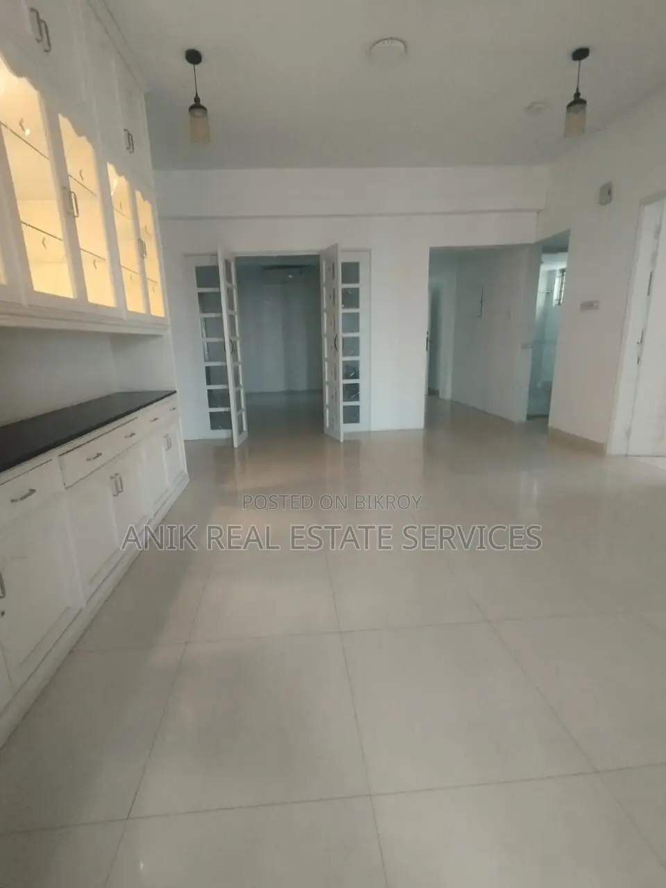 Lake View Good Quality 3 Bedroom Un Farnised Flat Rent In Gulshan in Gulshan