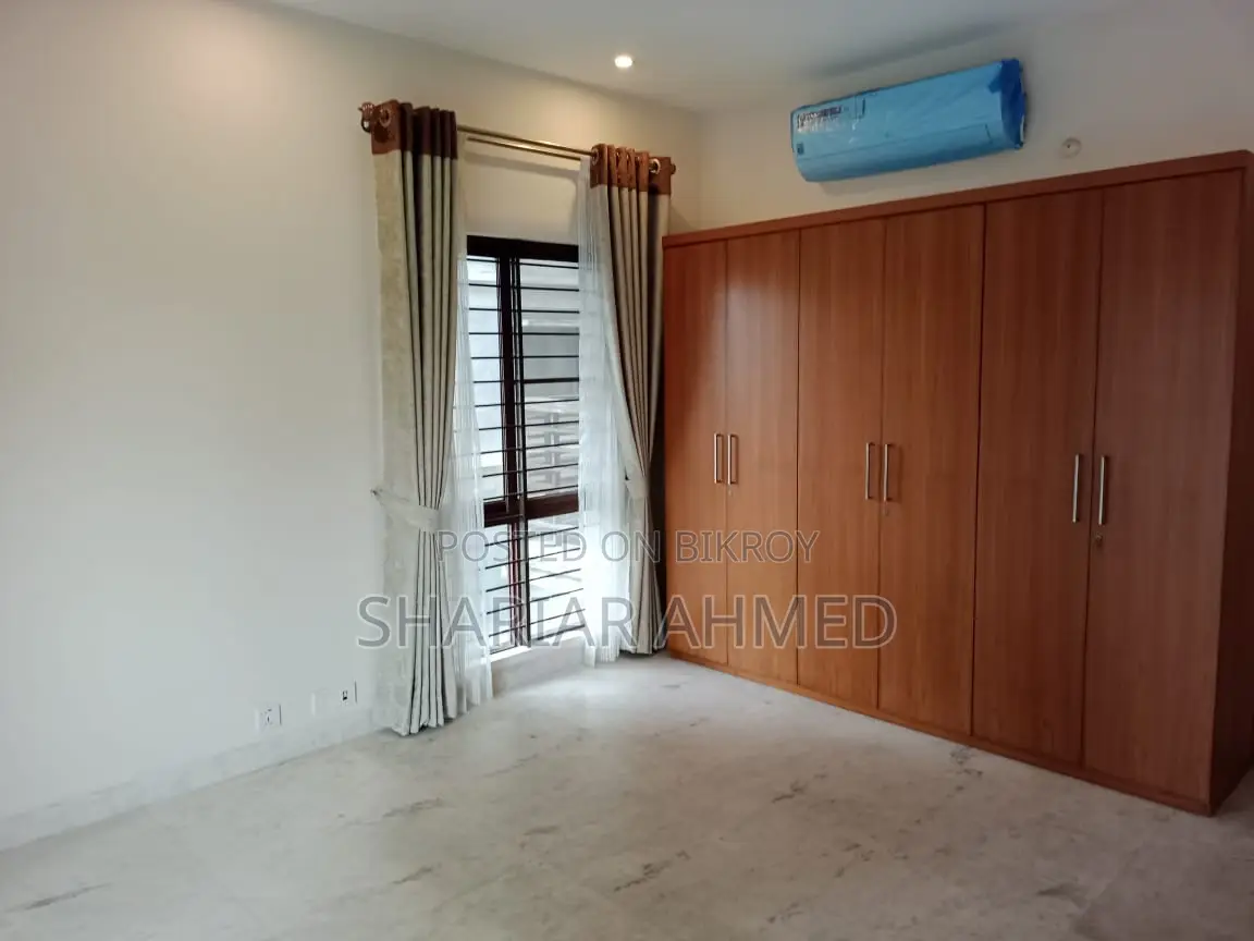 Swimming Pool Gym Facilities Ready Flat For Rent @ GULSHAN in Gulshan