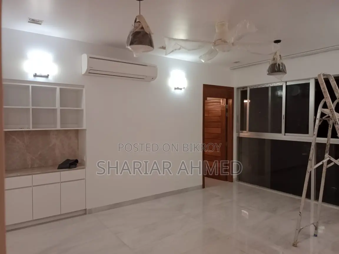 Modern Facilities Semi Furnished Flat Rent In GULSHAN in Gulshan
