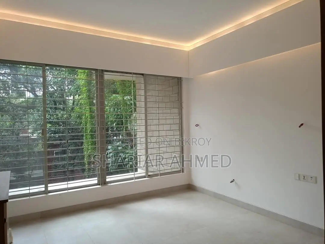 Brand New Semi Furnished Flat Rent In Gulshan 2 in Gulshan