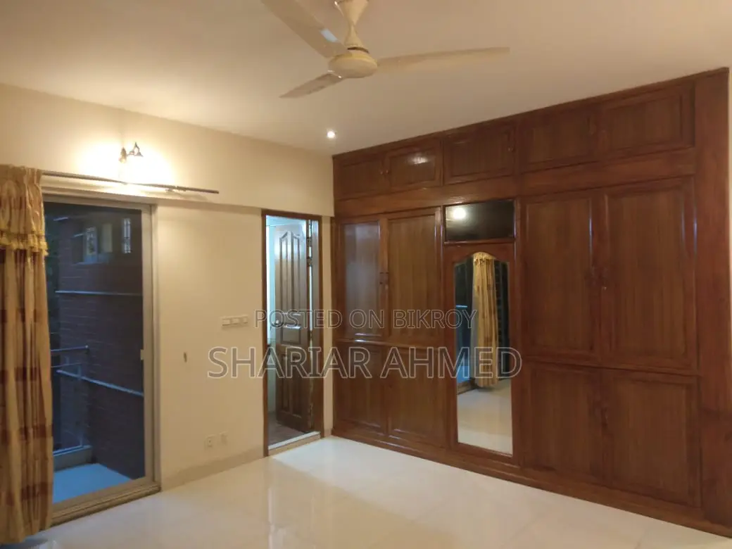 North Gulshan (2) Rent | Semi-Furnished 2400 SqFt Apartment in Gulshan