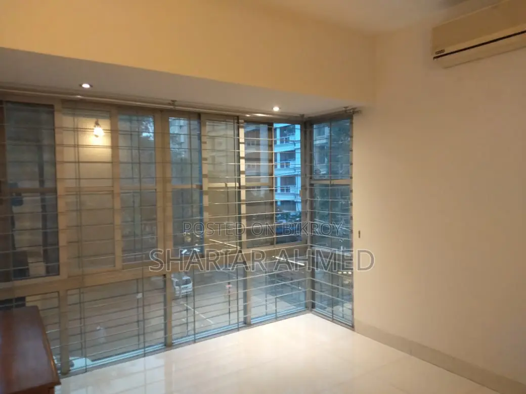 North Gulshan (2) Rent | Semi-Furnished 2400 SqFt Apartment in Gulshan