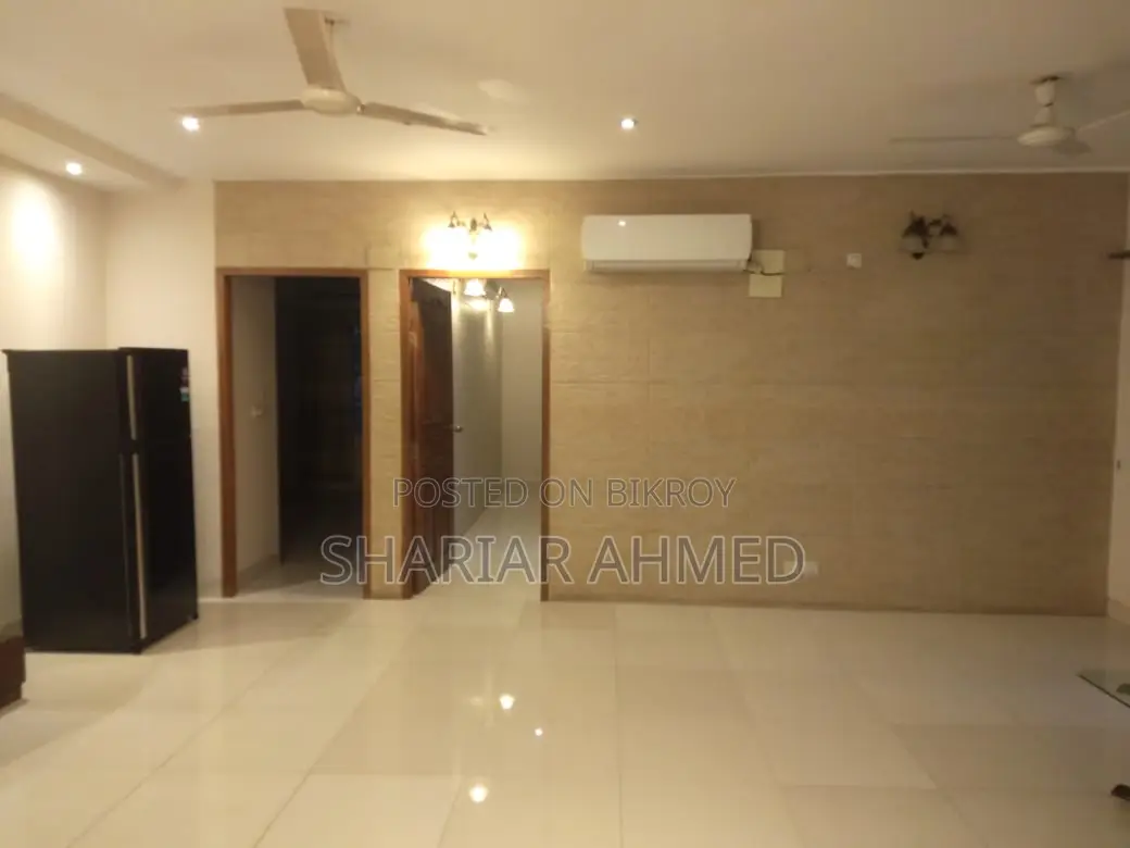 North Gulshan (2) Rent | Semi-Furnished 2400 SqFt Apartment in Gulshan