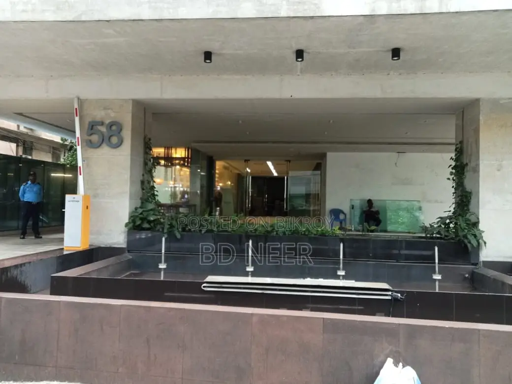 Grand Floor 1800 SqFt Available For Rent in Gulshan Avenue in Gulshan