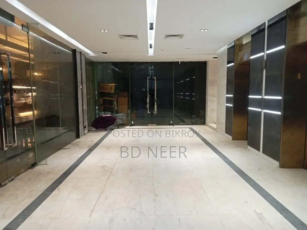 Grand Floor 1800 SqFt Available For Rent in Gulshan Avenue in Gulshan