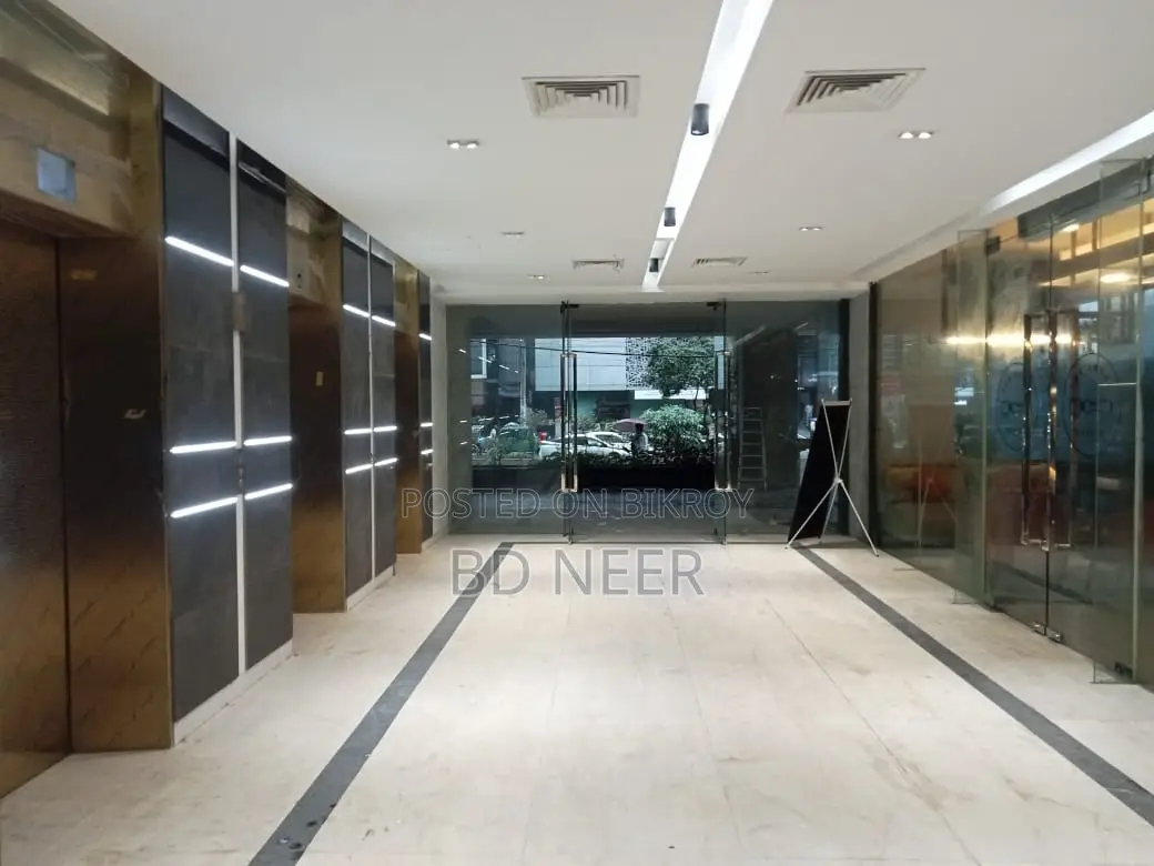 Grand Floor 1800 SqFt Available For Rent in Gulshan Avenue in Gulshan