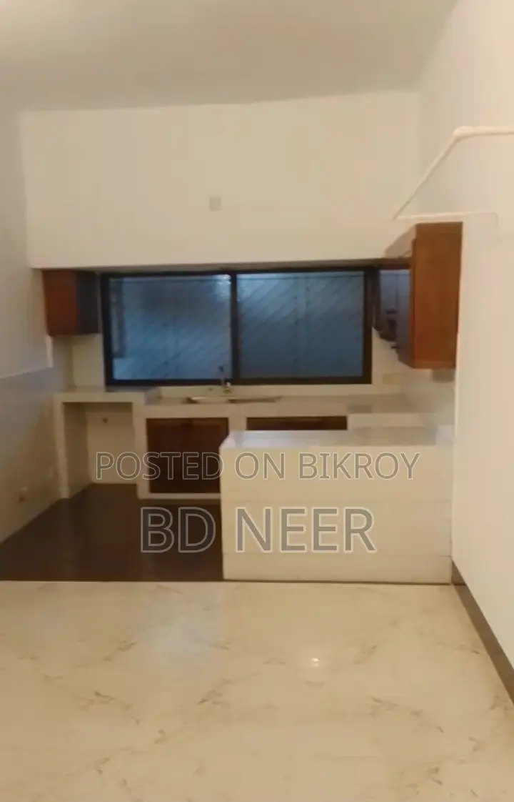 Ground Floor 2700 SqFt Office Space Available For Rent in Gulshan-2 in Gulshan