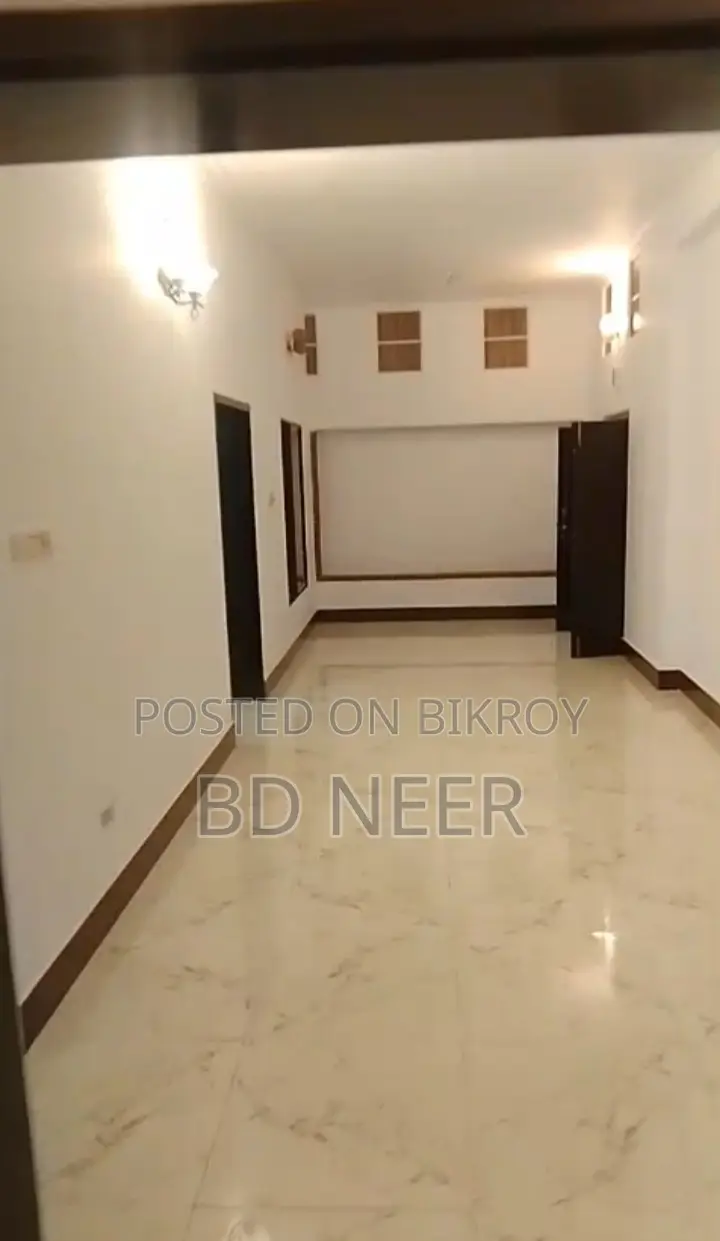 Ground Floor 2700 SqFt Office Space Available For Rent in Gulshan-2 in Gulshan