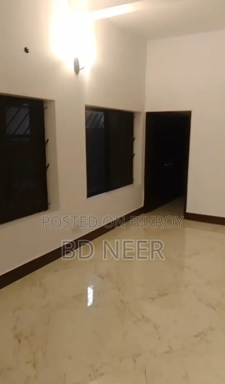Ground Floor 2700 SqFt Office Space Available For Rent in Gulshan-2 in Gulshan