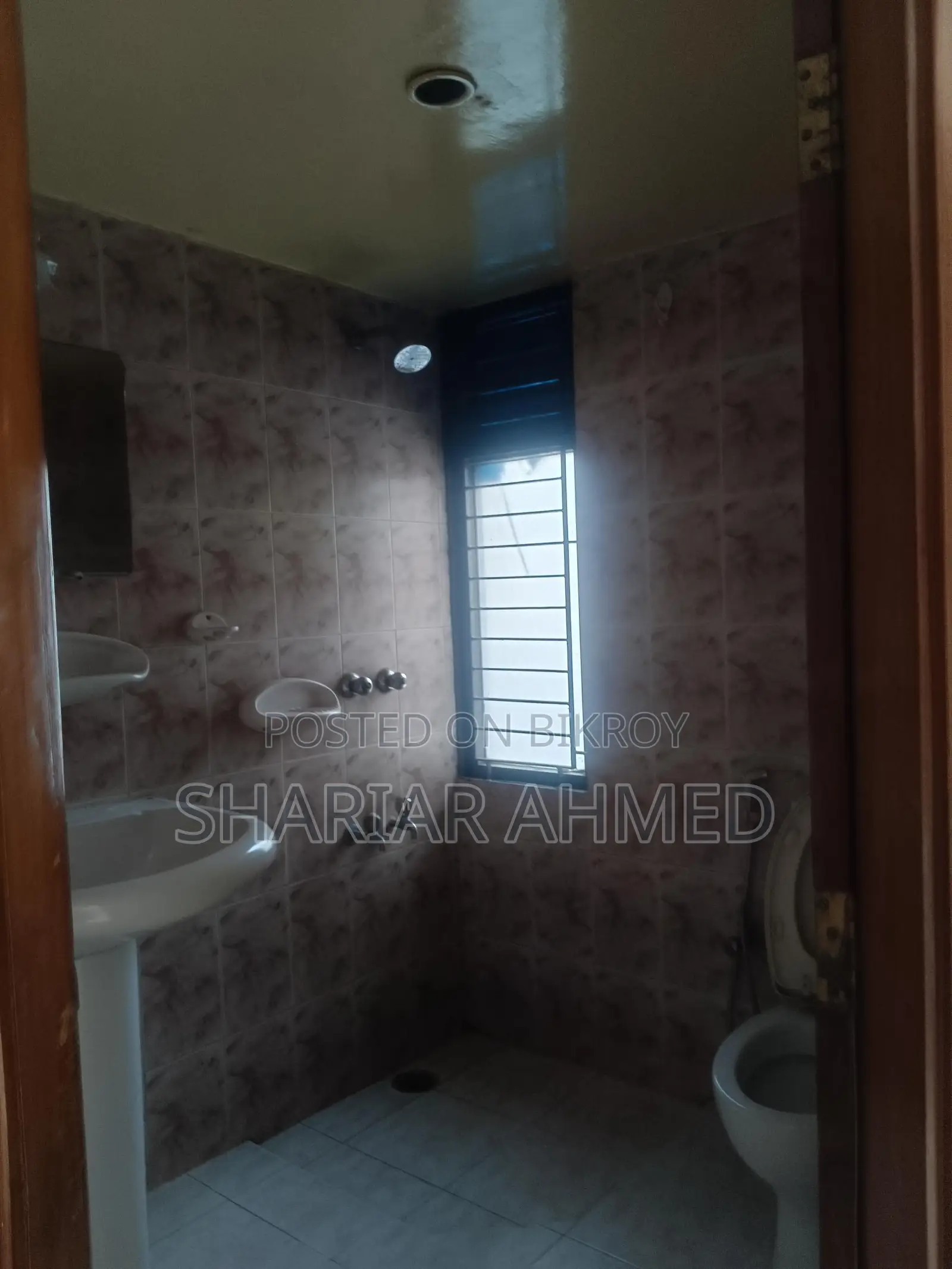 2200 Sqft 3 Bed Un-Furnished Apartment For Rent in Gulshan in Gulshan