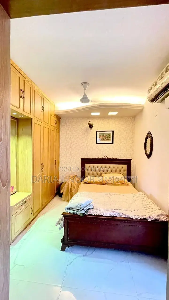 Top Floor BTI Flat for Sale with Titas Gas Connection near Lake in Gulshan 1 in Gulshan