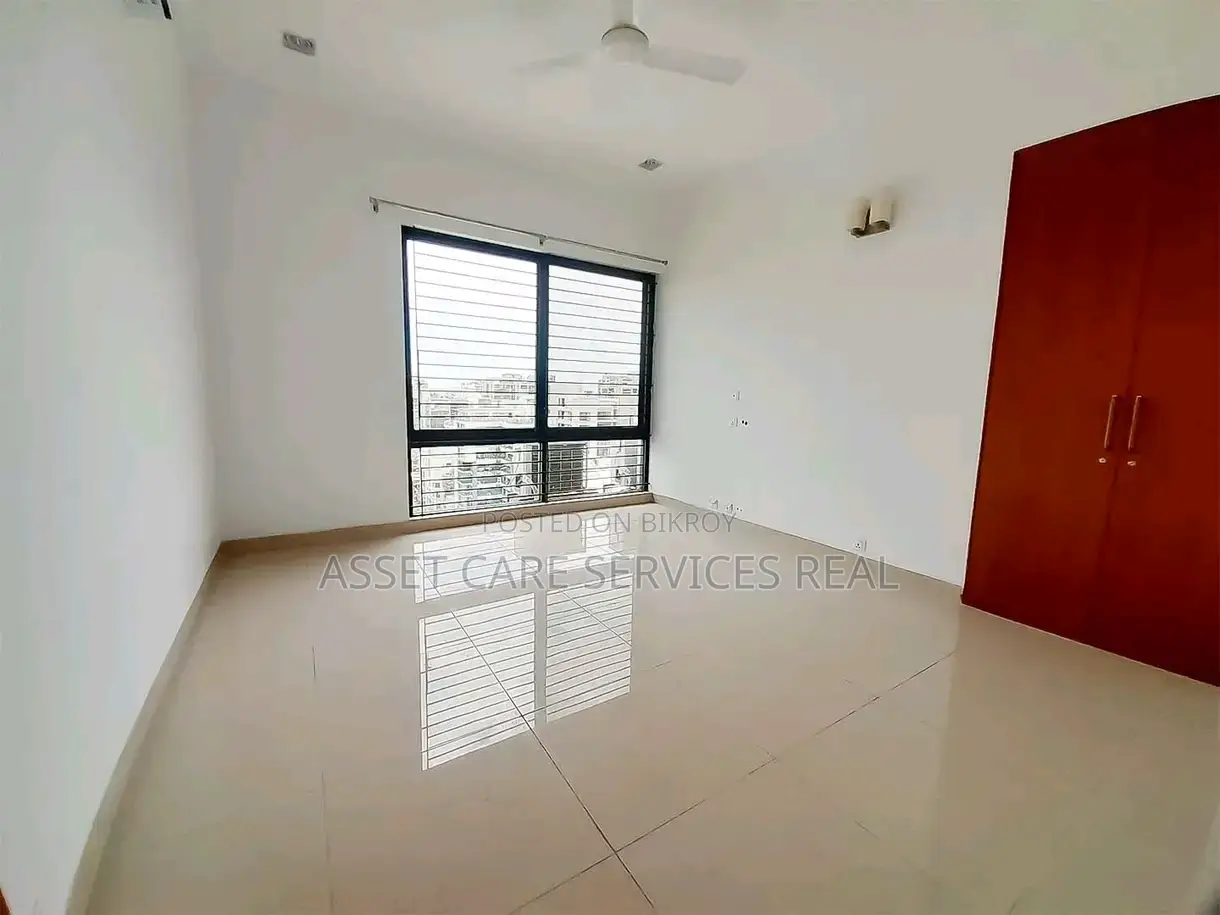 4-Bedroom Apartment with Gym and Pool for Rent in North Gulshan in Gulshan