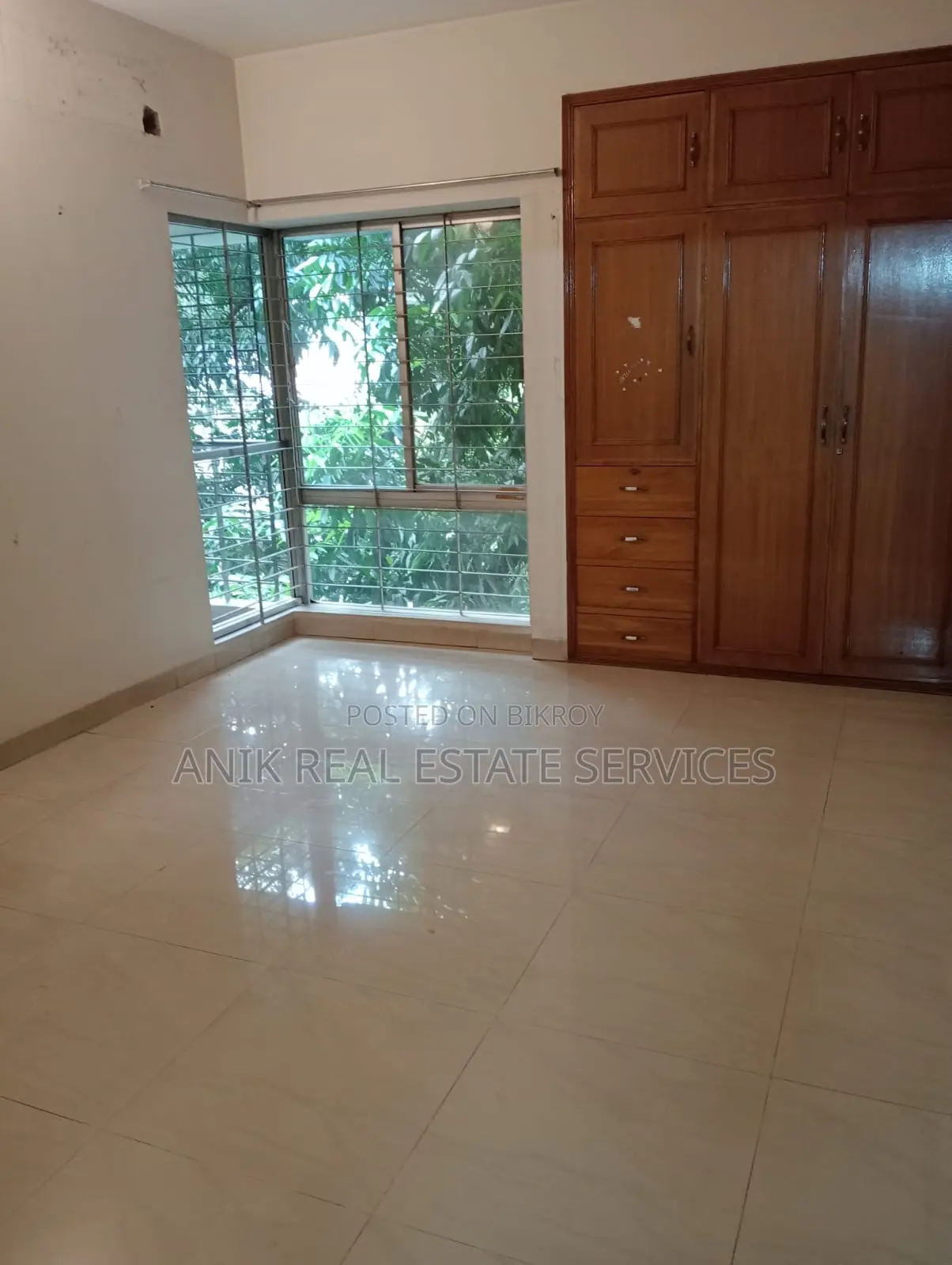 Luxurious Semi Furnished 3 Bedroom Flat Rent In Banani in Banani