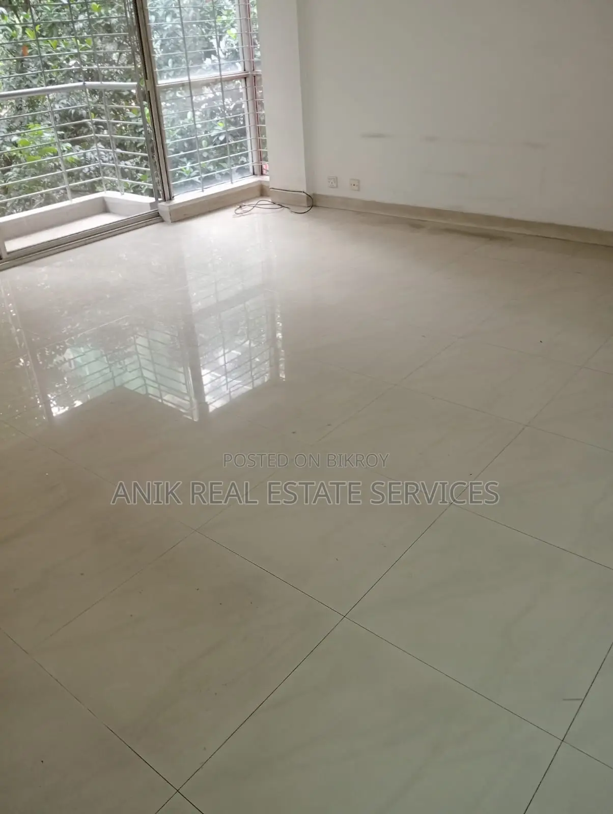 Luxurious Semi Furnished 3 Bedroom Flat Rent In Banani in Banani