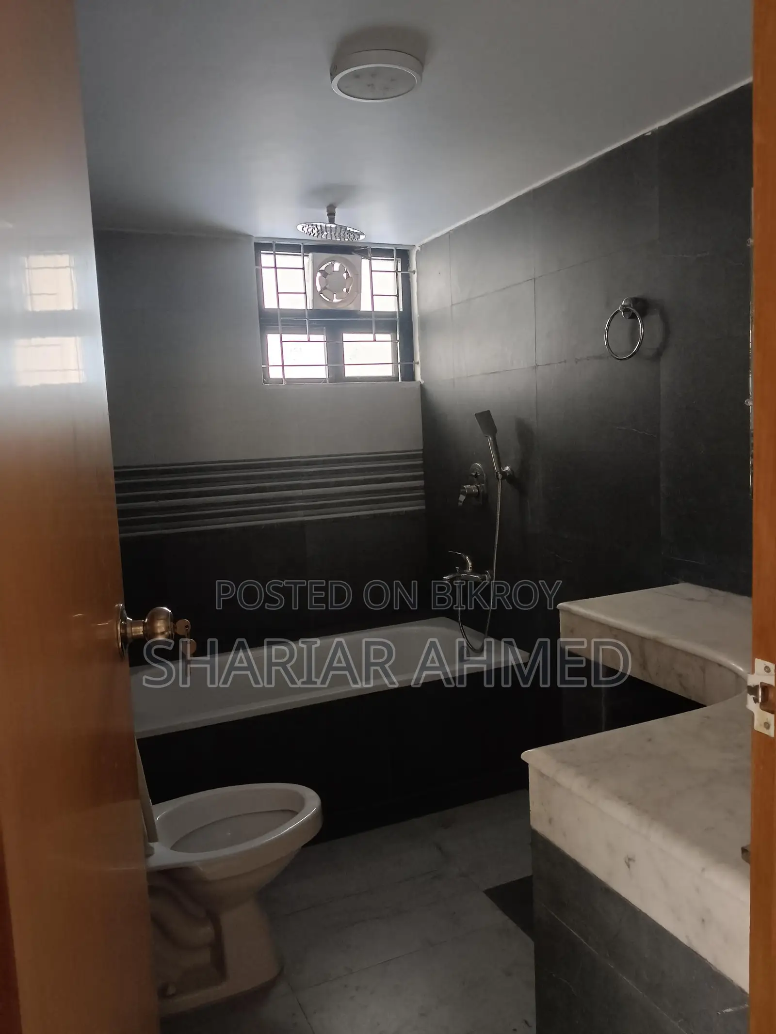 2600 Sqft 3 Bed Un-Furnished Apartment For Rent In Gulshan 1 in Gulshan