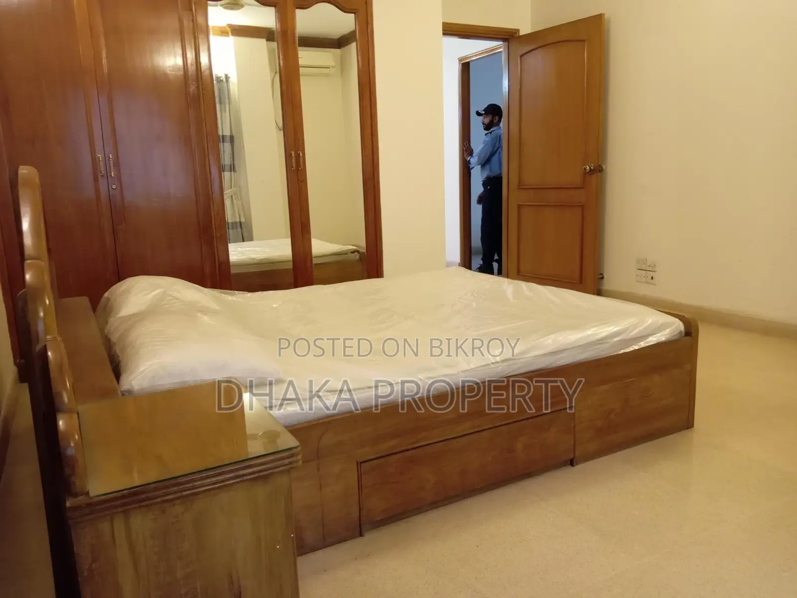 Full-Furnished (2400-Sqft)Apartment Rent in Baridhara in Baridhara