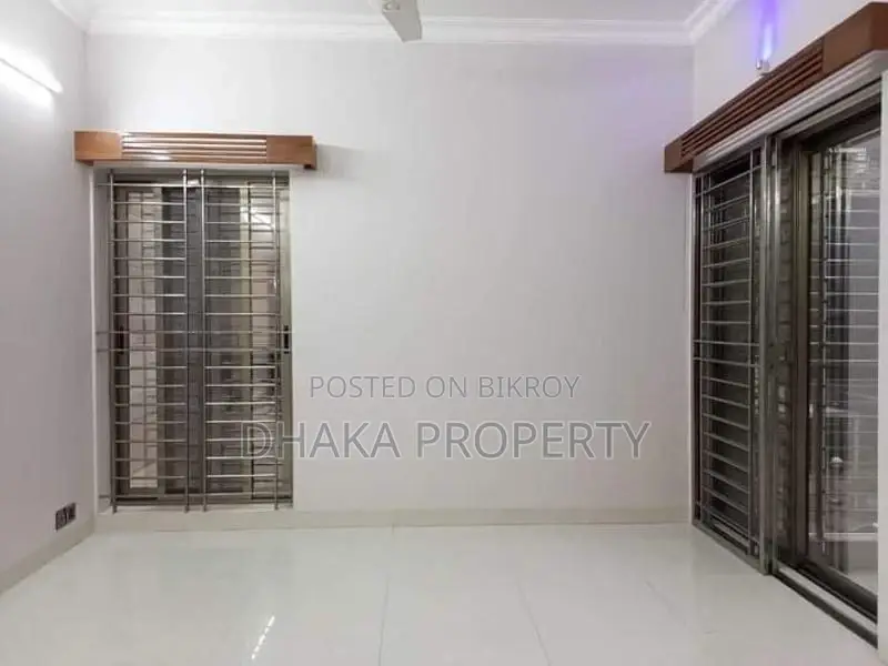 2600-Sqft 3 Bedrooms Nice Apartment Rent at E in Banani