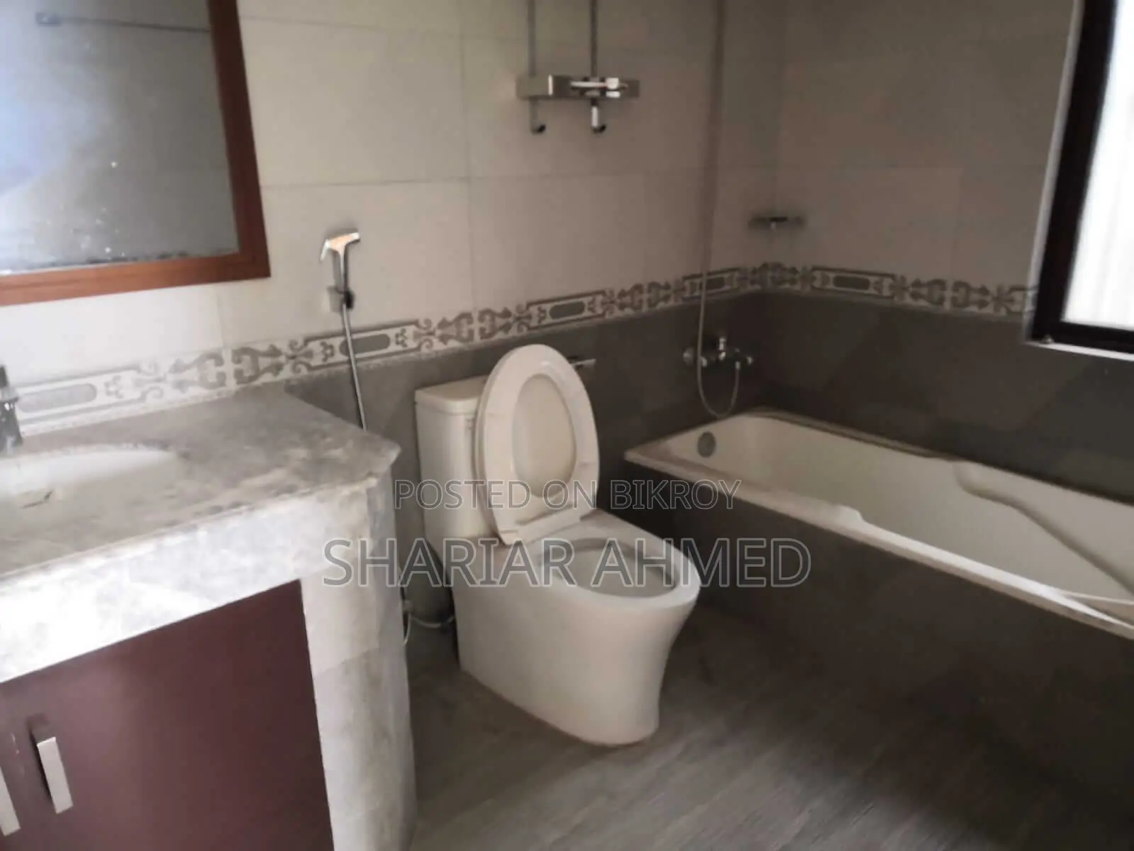 Gulshan(2) Full Furnished Flat For Rent (2600SqFt-3Bed) in Gulshan