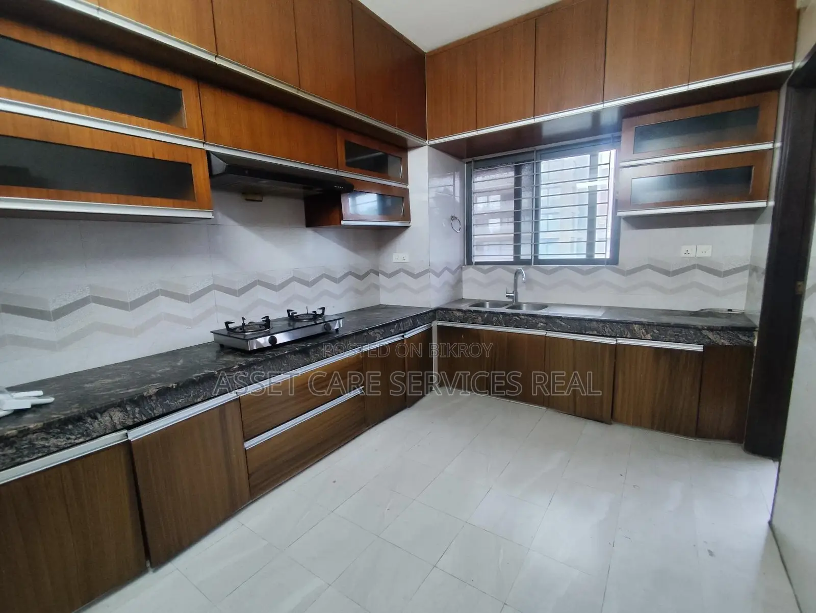 3Bed Semi-Furnished Beautiful Apartment Rent Baridhara Diplomatic Zone in Baridhara