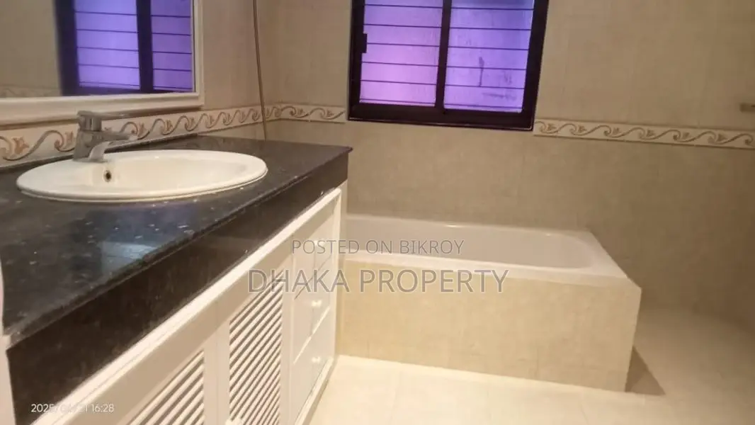 4Bedroom_Big Flat Rent At Gulshan 2 in Gulshan