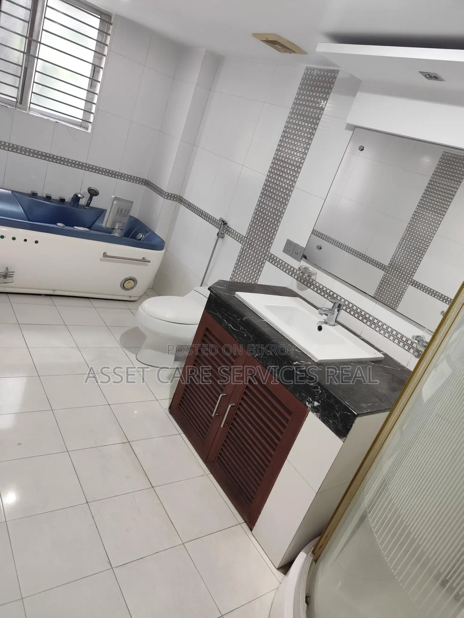 4000-Sqft Fully-Furnished 4-Bedroom Large Apartment for Rent in North Gulshan in Gulshan