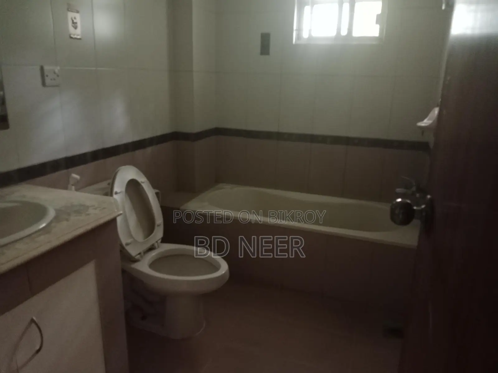 nice 2750 sft 4 Bed room apt available at banani in Banani