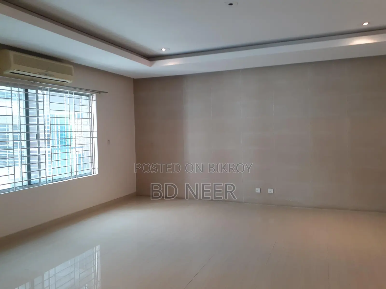 Semi Furnished 5000 sqft 4 Bed Flat Rent Gulshan-1 in Gulshan