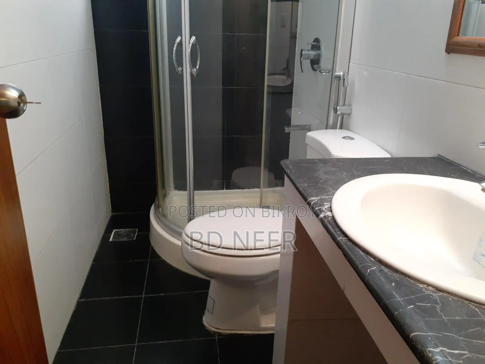 Semi Furnished 5000 sqft 4 Bed Flat Rent Gulshan-1 in Gulshan