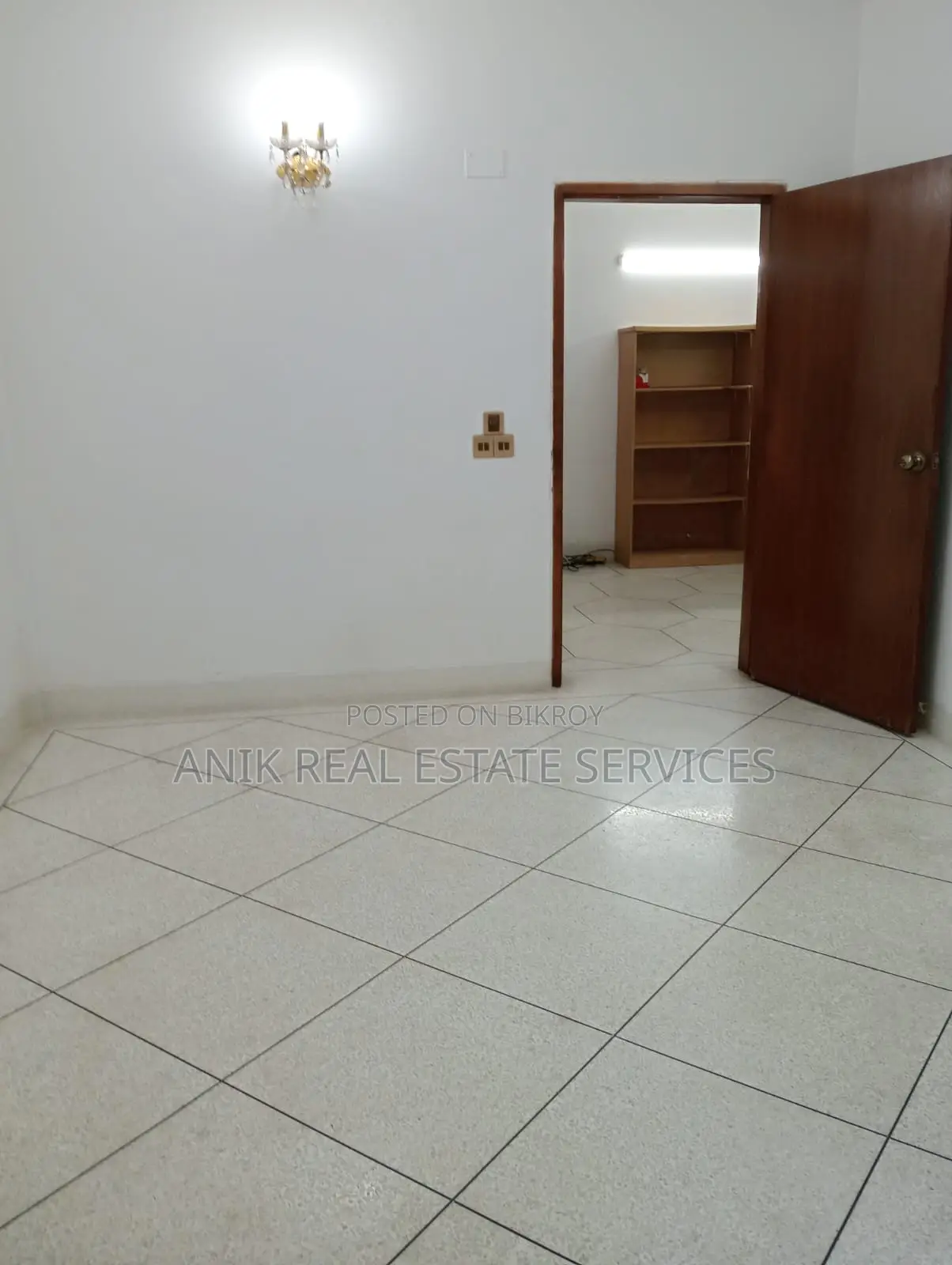 2200 Sft Semi Farnised Office Space Rent At Gulshan 1 in Gulshan