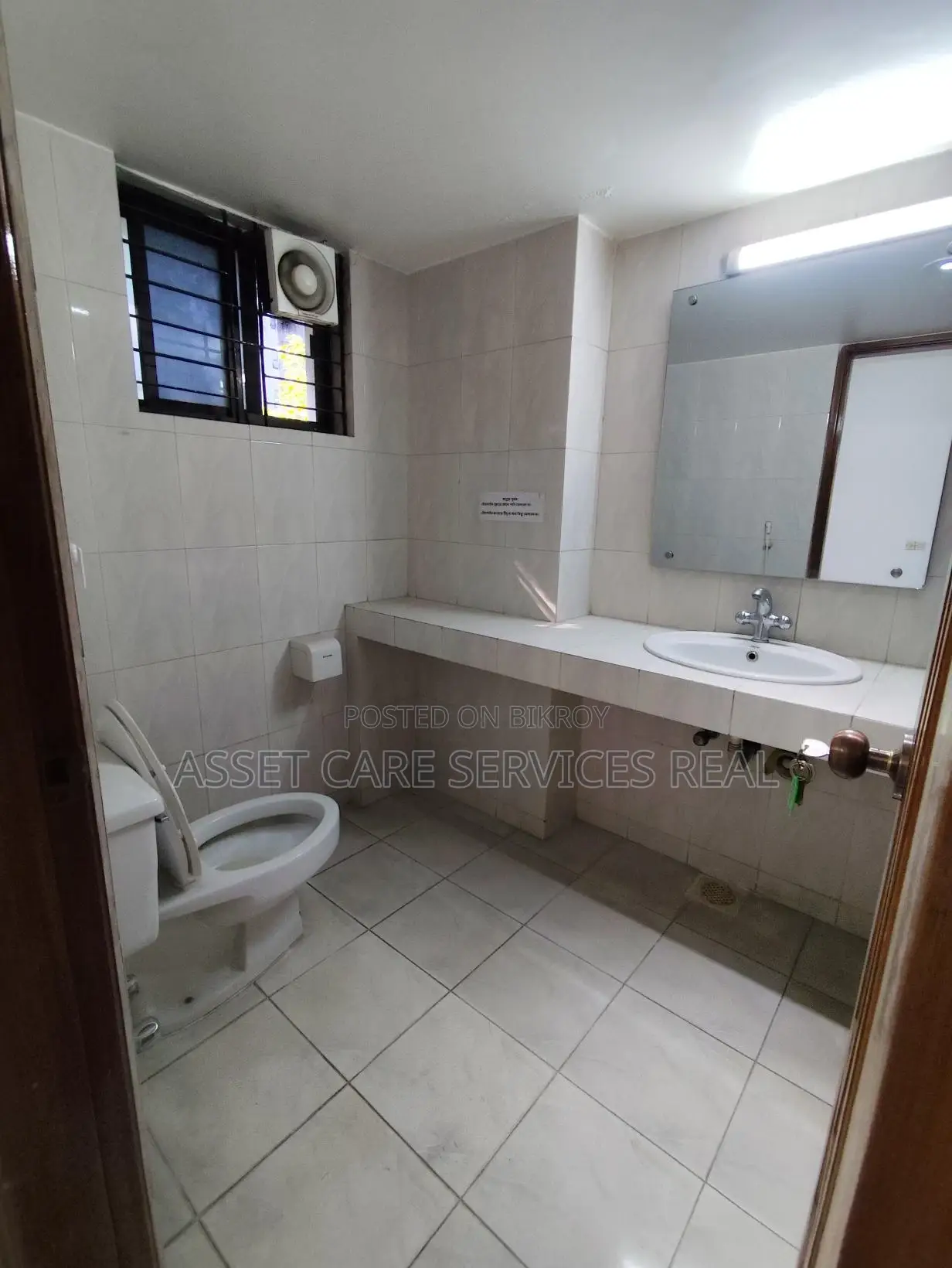 18,000 Sqft Full Building Office Space for Rent in Gulshan-2, Near Circle in Gulshan
