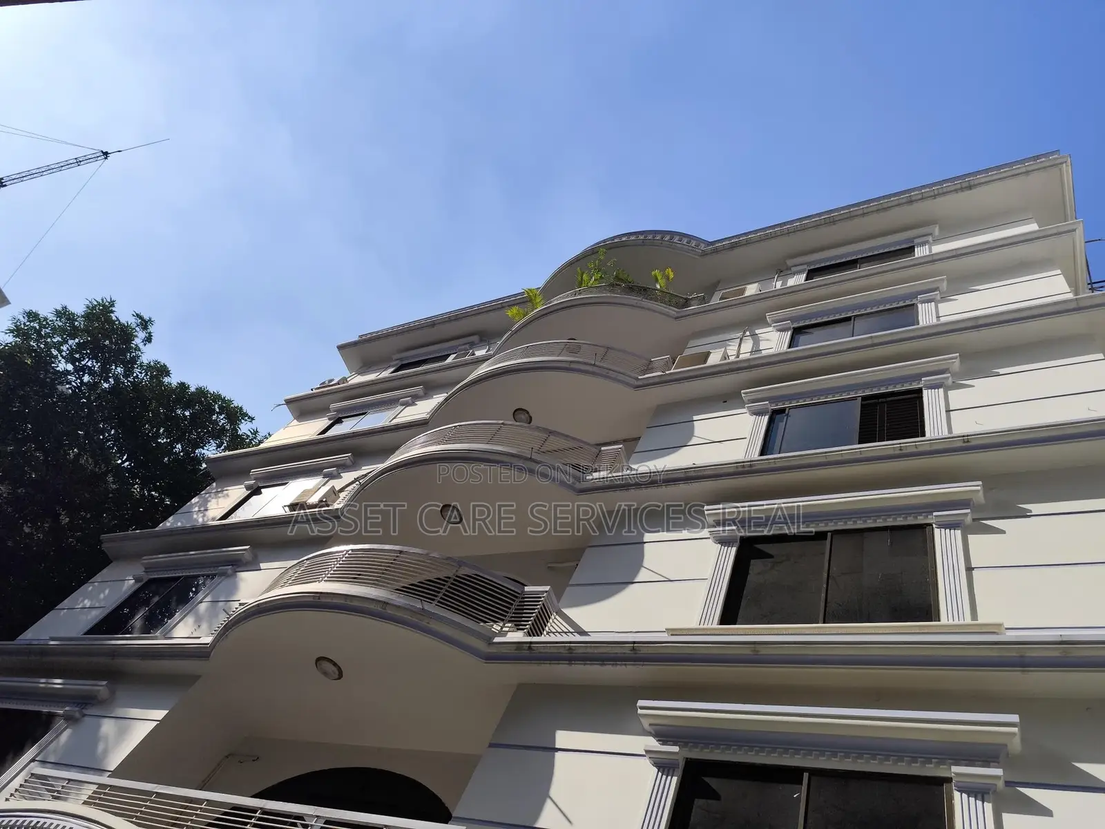 18,000 Sqft Full Building Office Space for Rent in Gulshan-2, Near Circle in Gulshan