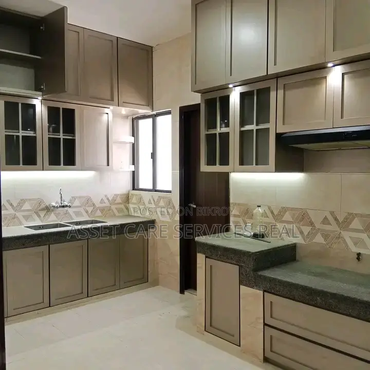Gulshan Swimming & Gym Facilities 4-Bed Un-Furnished Apartment Rent in Gulshan
