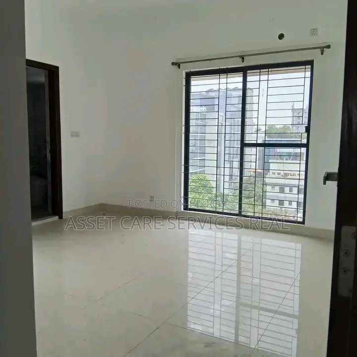 Gulshan Swimming & Gym Facilities 4-Bed Un-Furnished Apartment Rent in Gulshan