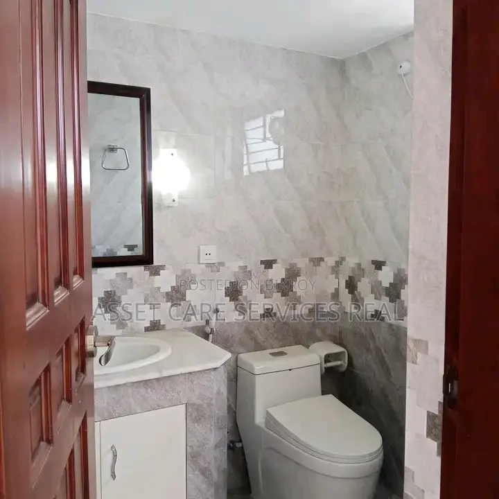 Gulshan Swimming & Gym Facilities 4-Bed Un-Furnished Apartment Rent in Gulshan