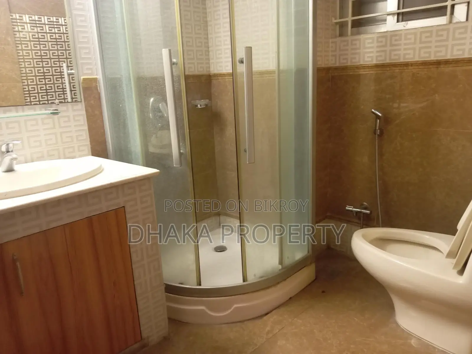 Very Nice (2500-Sqft) 3 Beded Apartment Rent in Gulshan in Gulshan