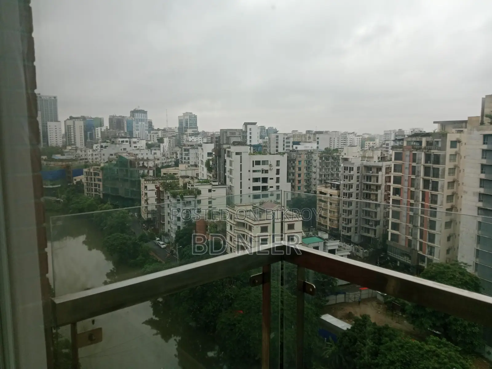 Lake view semi furnish apt available in Gulshan 2 North side in Gulshan