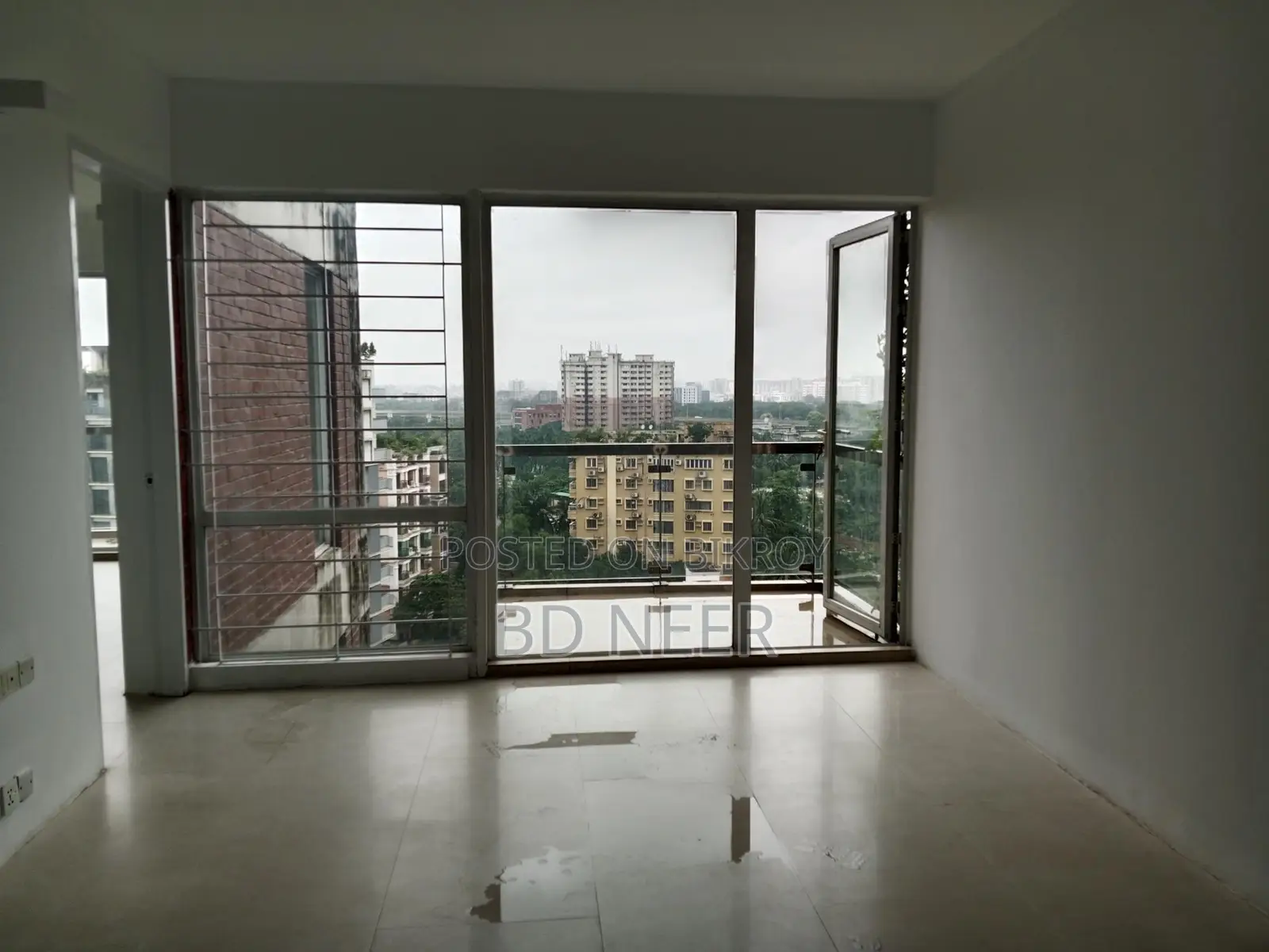 Lake view semi furnish apt available in Gulshan 2 North side in Gulshan