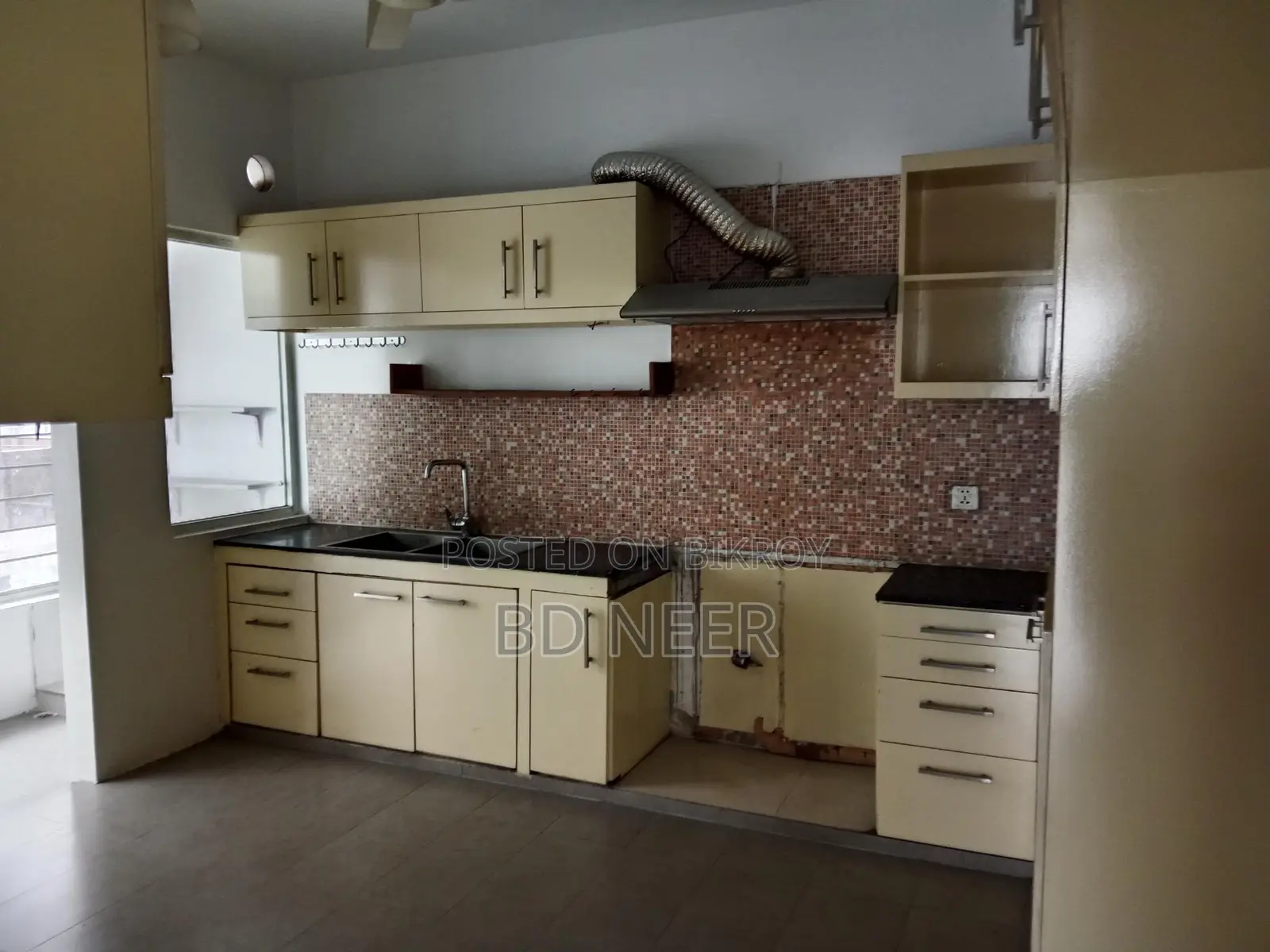 Lake view semi furnish apt available in Gulshan 2 North side in Gulshan