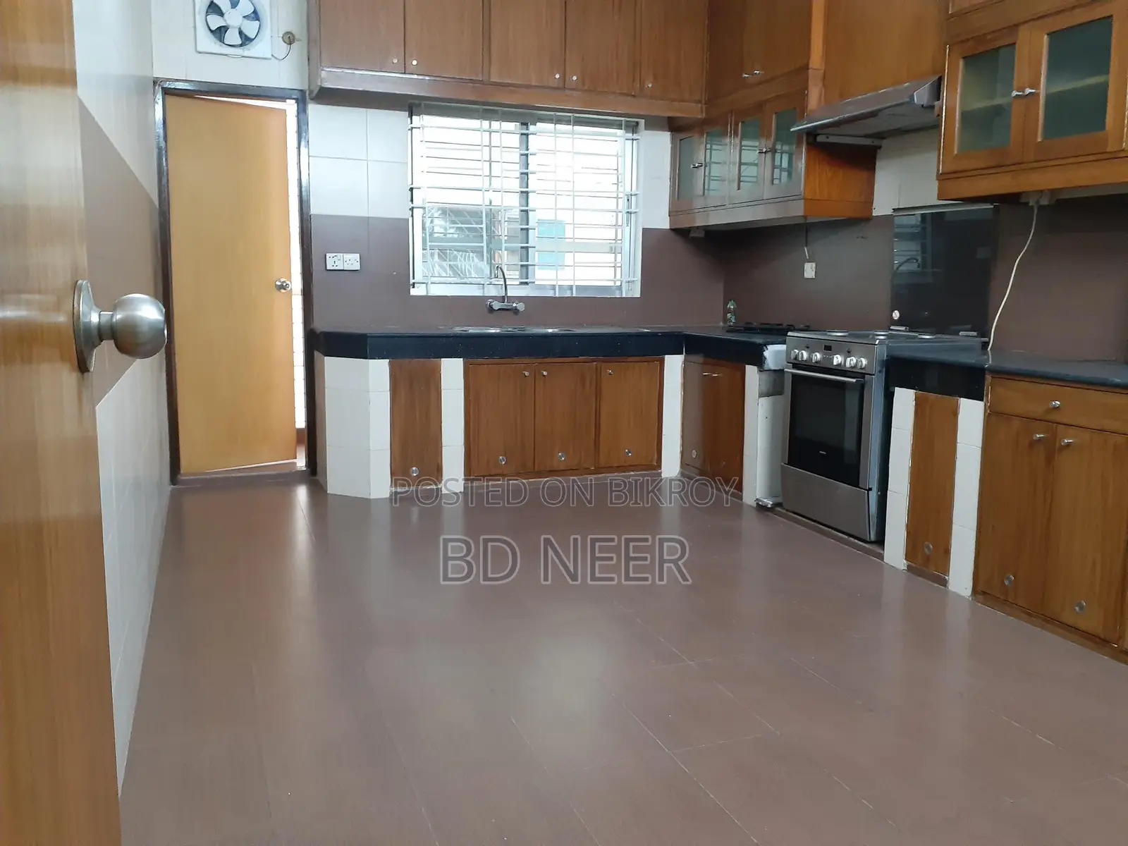 Semi Furnished 4 Bedroom Flat Rent in Gulshan-2 in Gulshan