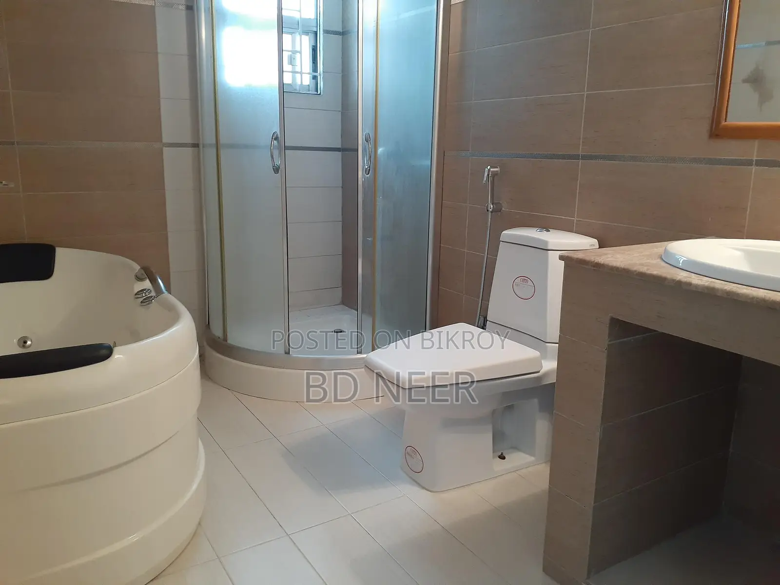 Semi Furnished 4 Bedroom Flat Rent in Gulshan-2 in Gulshan