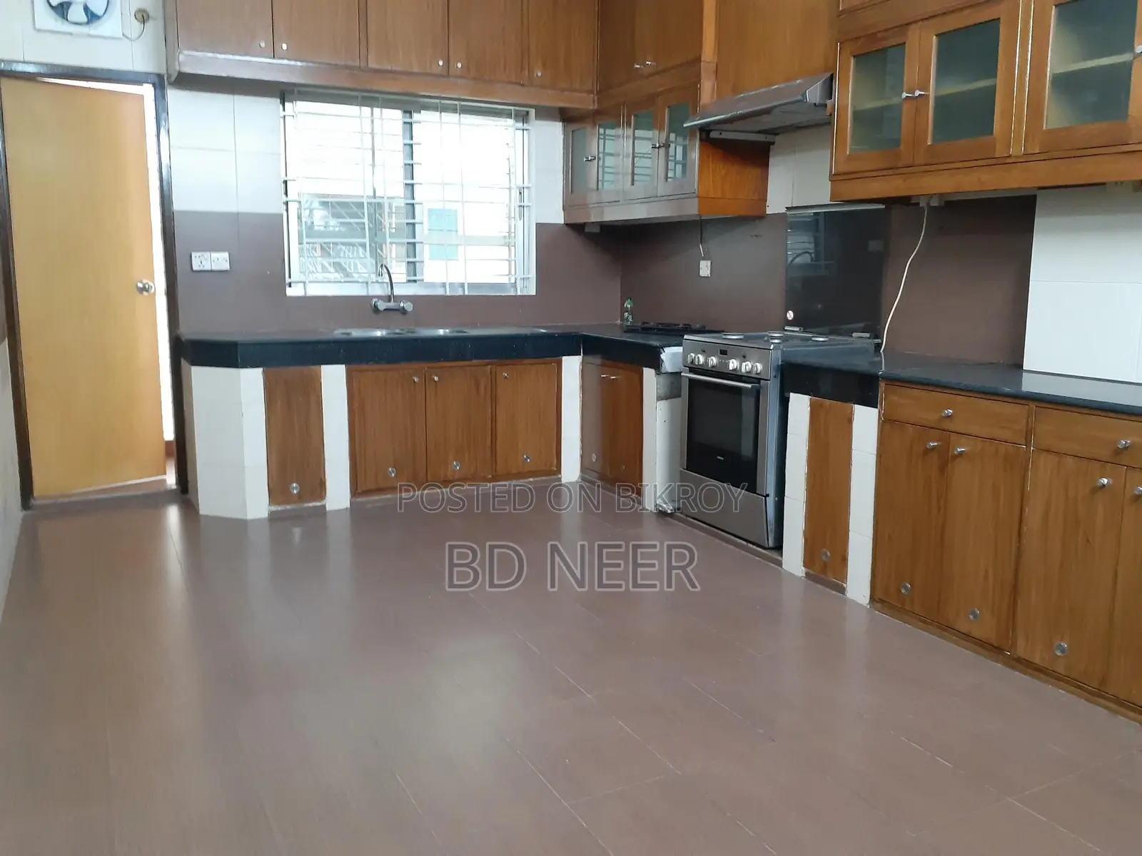 Semi Furnished 4 Bedroom Flat Rent in Gulshan-2 in Gulshan