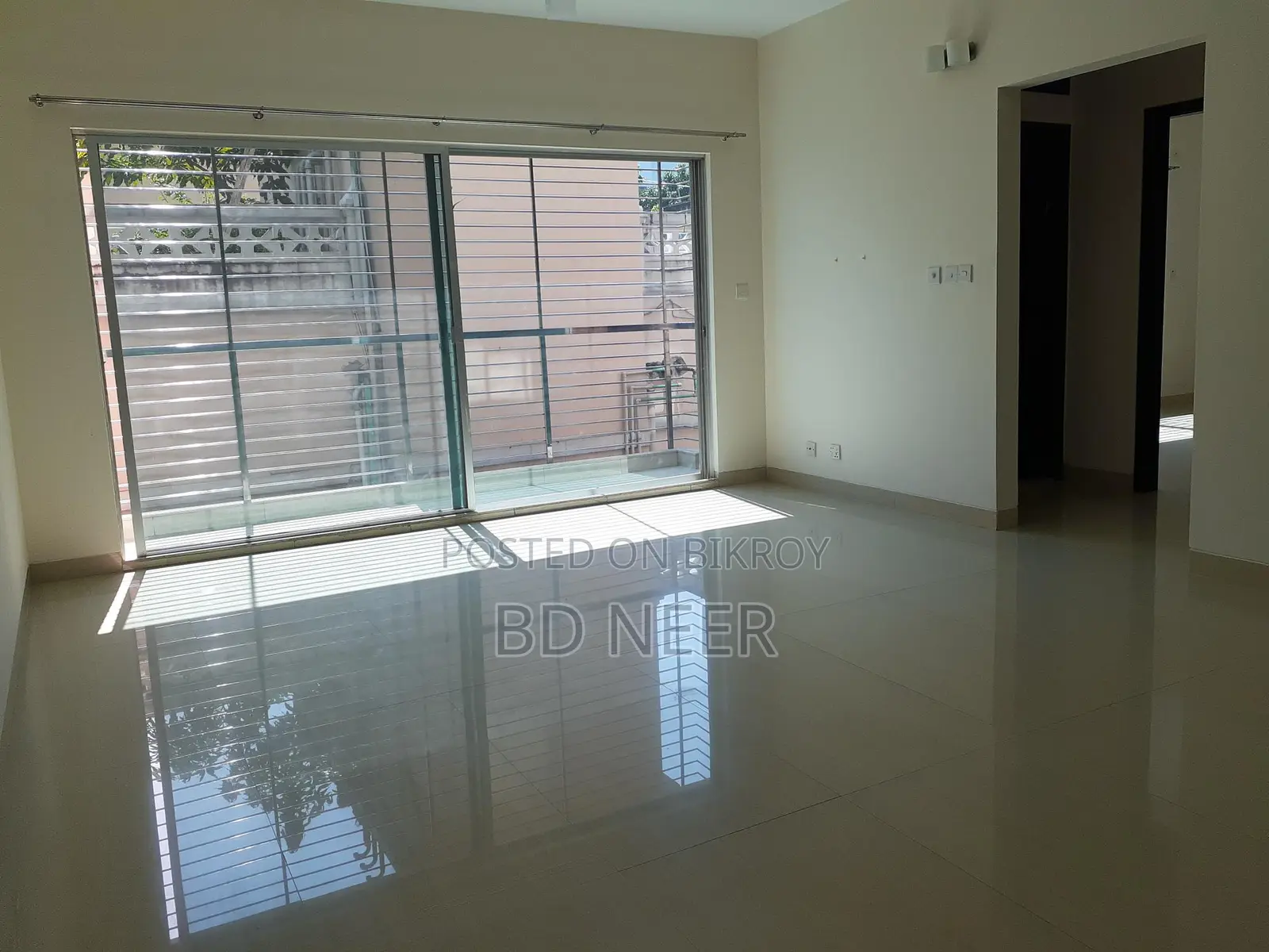 Semi Furnished 4 Bedroom Flat Rent in Gulshan-2 in Gulshan
