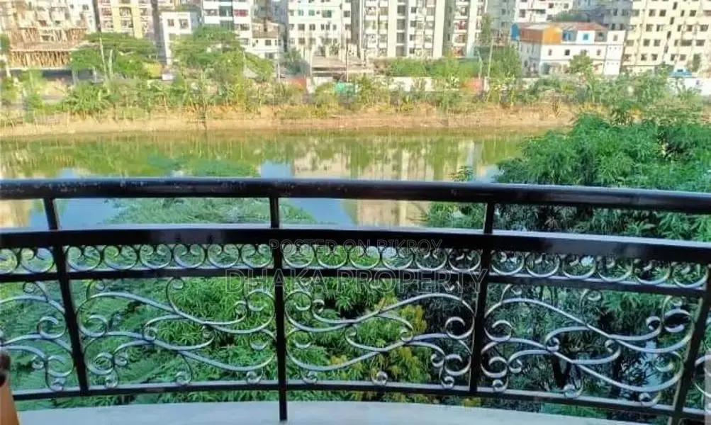 5-Beds Lake View (4200-Sqft) Apartment Rent in Gulshan -2 in Gulshan